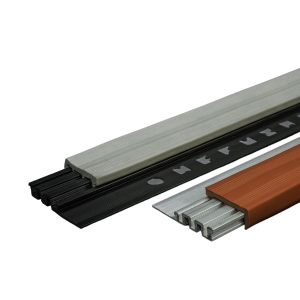 PASO ESCALERA C/ BASE DE ALUMINIO